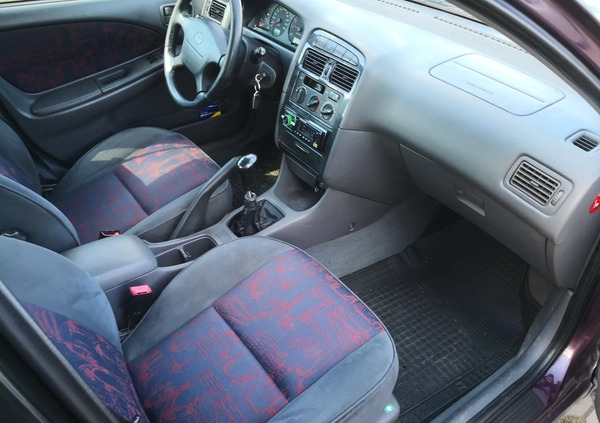 Toyota Avensis cena 8900 przebieg: 178205, rok produkcji 2000 z Poręba małe 79